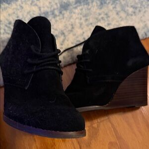 Lucky Brand Black suede wedge boots